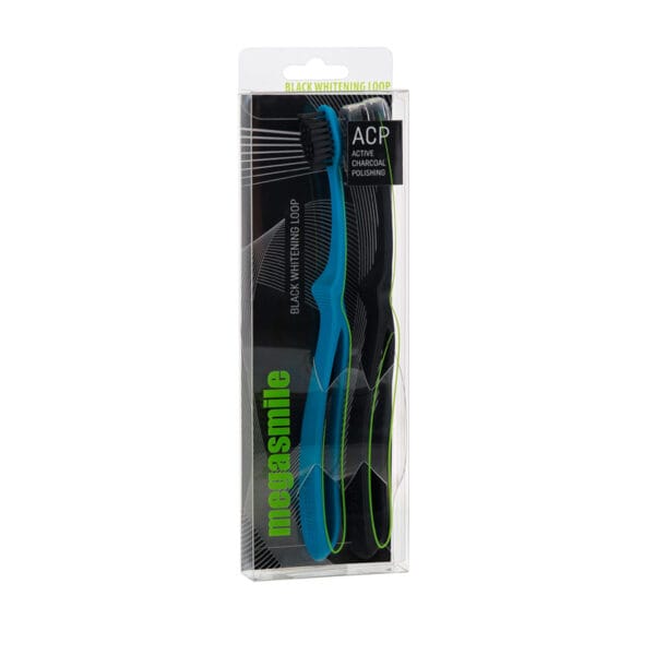 megasmile Loop Zahnbürste mit Aktivkohle-Borsten im Duo PET Box Set – sanfte Zahnaufhellung & Schweizer Design. Abbildung Zahnbürste blau in Verpackung.