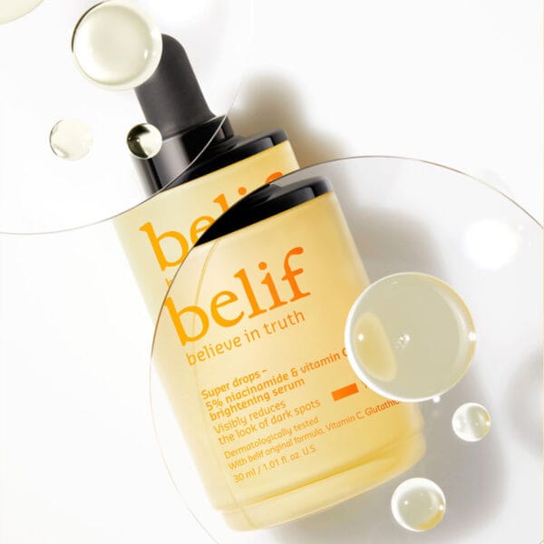 belif Brightening Serum 30ml – Vitamin C & Niacinamid Serum für strahlende, ebenmäßige Haut. Produktfoto Drops